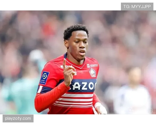 乔纳森·戴维与拉卡泽特：技术型前锋的战术角色对比